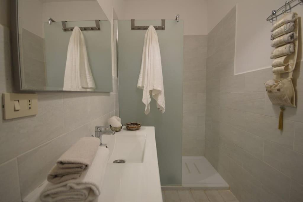 Apartment In Luxuryproperty Privatepool Garden Bbq Airc X8 Castelnuovo Di Porto Екстериор снимка