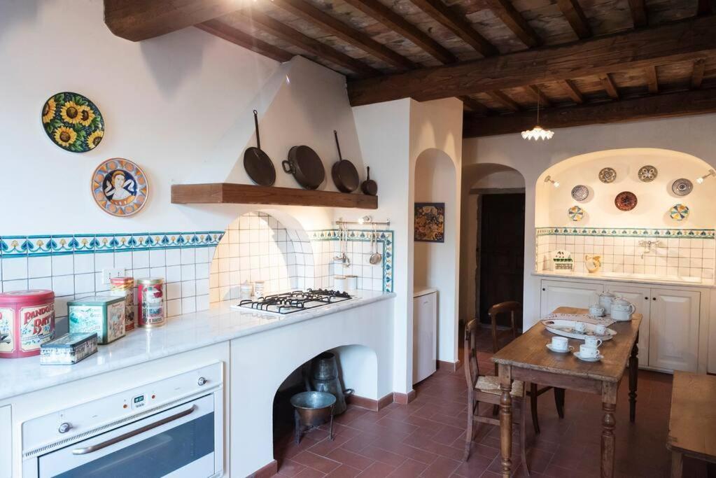 Apartment In Luxuryproperty Privatepool Garden Bbq Airc X8 Castelnuovo Di Porto Екстериор снимка