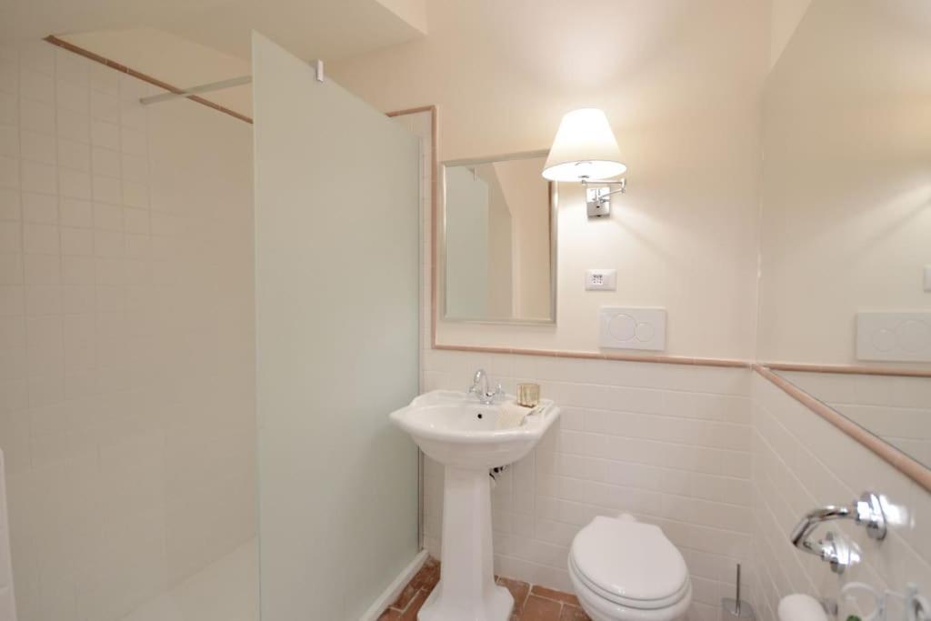 Apartment In Luxuryproperty Privatepool Garden Bbq Airc X8 Castelnuovo Di Porto Екстериор снимка