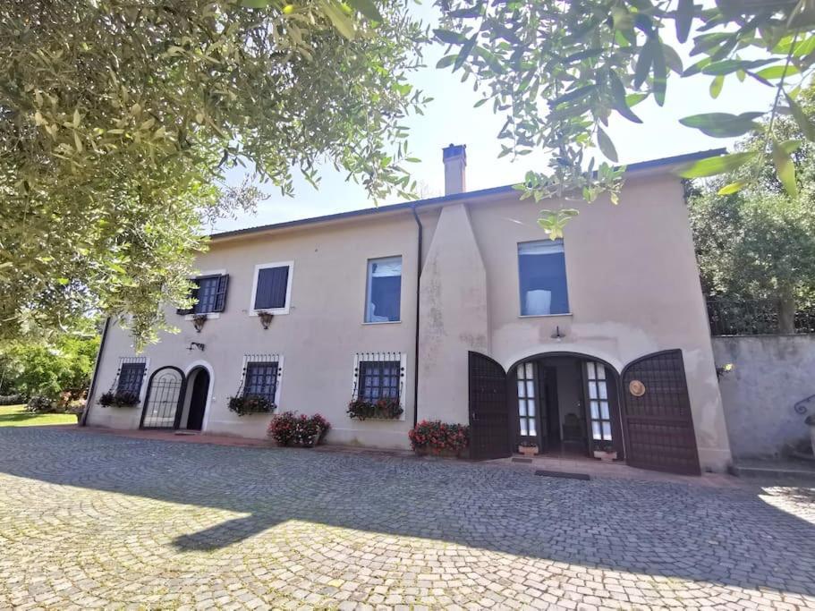 Apartment In Luxuryproperty Privatepool Garden Bbq Airc X8 Castelnuovo Di Porto Екстериор снимка